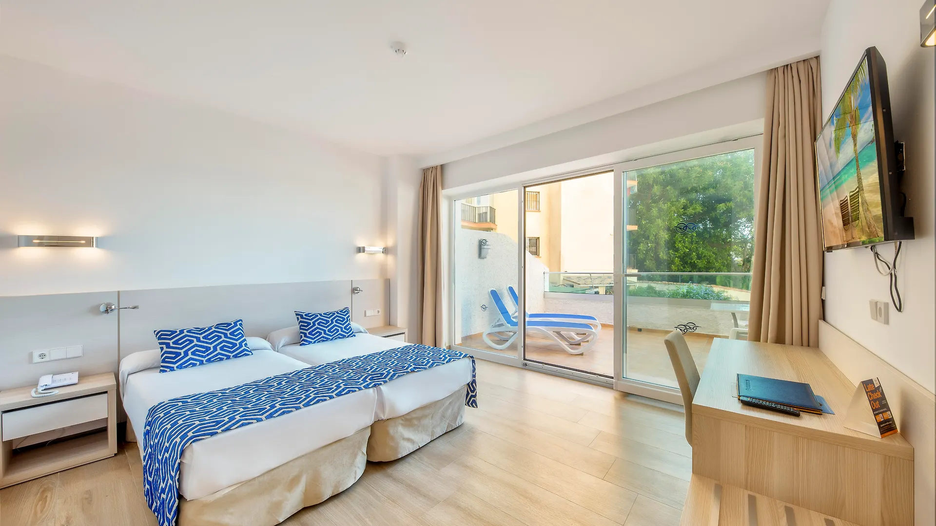 Hotel Globales Gardenia Fuengirola 3*,